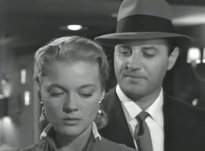 99 River Street (1953) Victor (Brad Dexter) Pauline (Peggie Castle) cheating on ernie