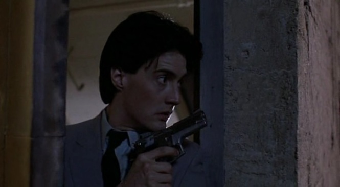 The Hidden (1987) Lloyd Gallagher (Kyle MacLachlan) night gun